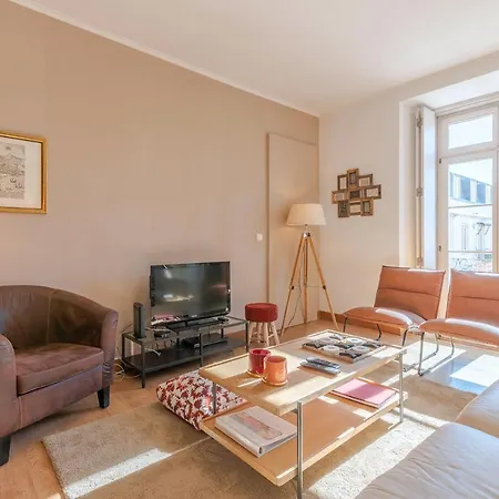 Localtraveling Chiado Trindade Daire