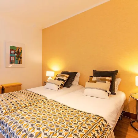 Localtraveling Chiado Trindade Daire Lisboa
