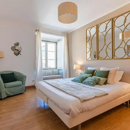 Localtraveling Chiado Trindade Daire *