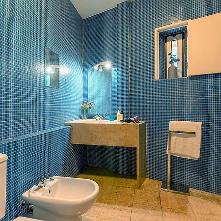 Localtraveling Chiado Trindade Daire Lisboa