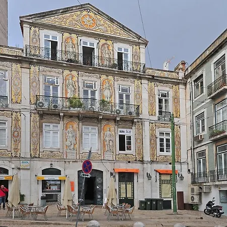 Localtraveling Chiado Trindade