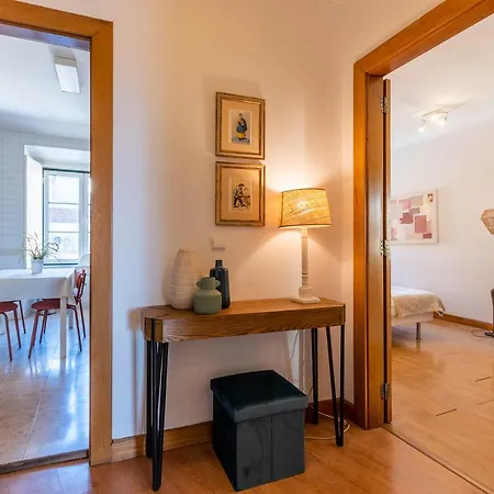 Localtraveling Chiado Trindade *