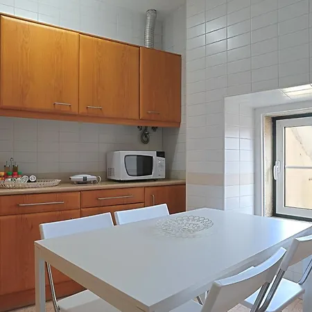 Localtraveling Chiado Trindade 리스본