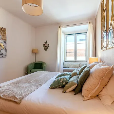 Localtraveling Chiado Trindade * 리스본