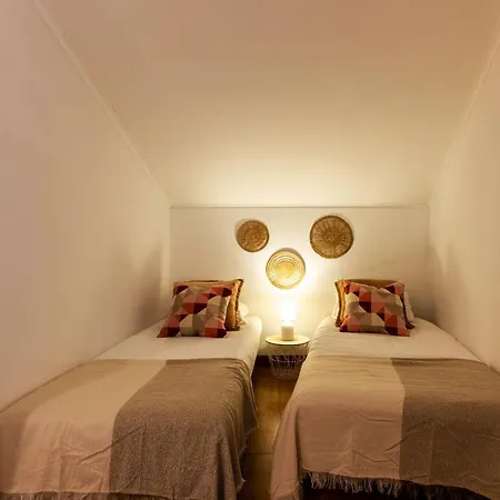 Localtraveling Chiado Trindade Lisbon