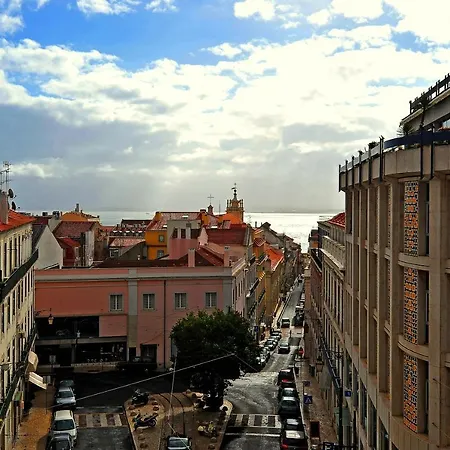 Localtraveling Chiado Trindade *