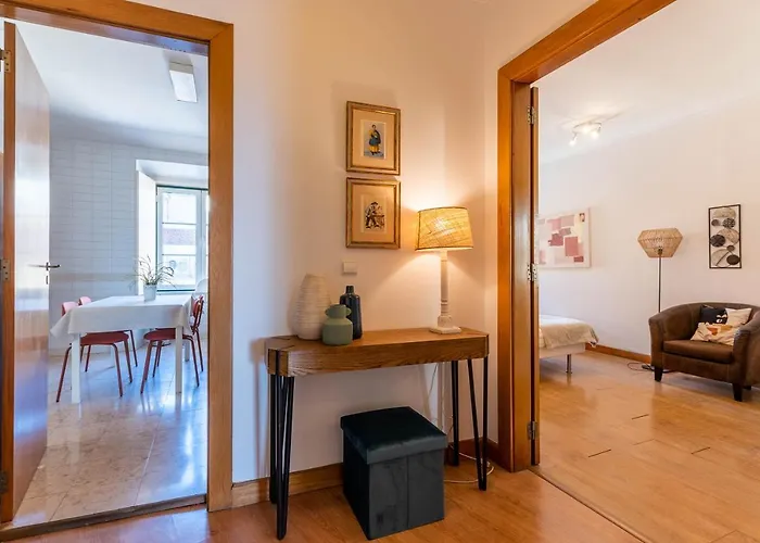 Localtraveling Chiado Trindade *